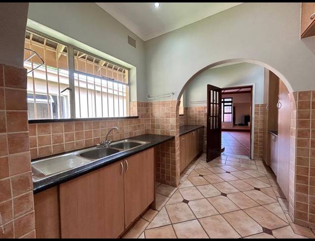 9 BEDROOM HOUSE FOR SALE IN SELCOURT